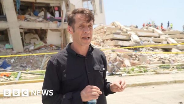 ‘They are hoping beyond hope’: Rescue efforts continue at collapsed La Guaira building