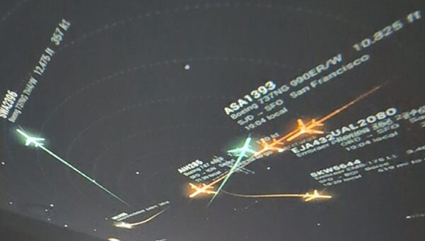 I live next to a major airport, and vibe-coded a plane tracker that turns my ceiling into a live flight map