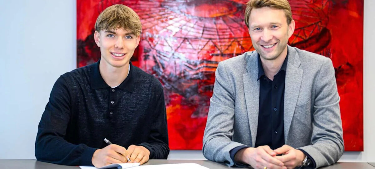 Bayer Leverkusen confirm Eichhorn signing