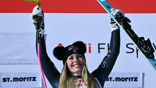 Lindsey Vonn named athlete of the year by U.S. Skiing teammates