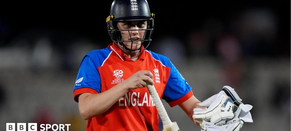 England beat Ireland but Sciver-Brunt in injury scare