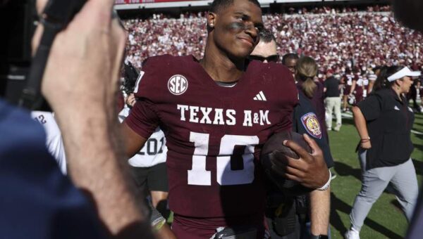 “Messi Has No Idea Who That Is”: Fans React as Texas A&M’s Marcel Reed Meets Lionel Messi