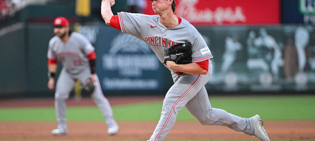 Reds drop to 2-11 in division play with ugly loss to Cardinals