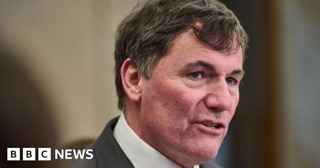 Canada formally requests 16-year renewal of North American free trade pact