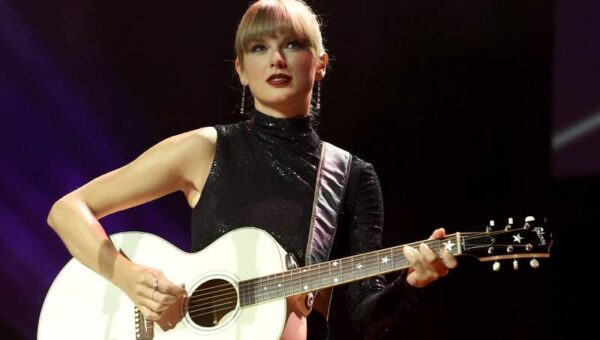 How George Kittle responded to Taylor Swift potentially performing at Tight End University again
