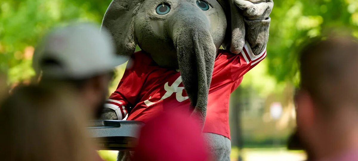 Jumbo Package: Alabama cited as 2nd most hated college football team