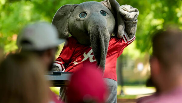 Jumbo Package: Alabama cited as 2nd most hated college football team