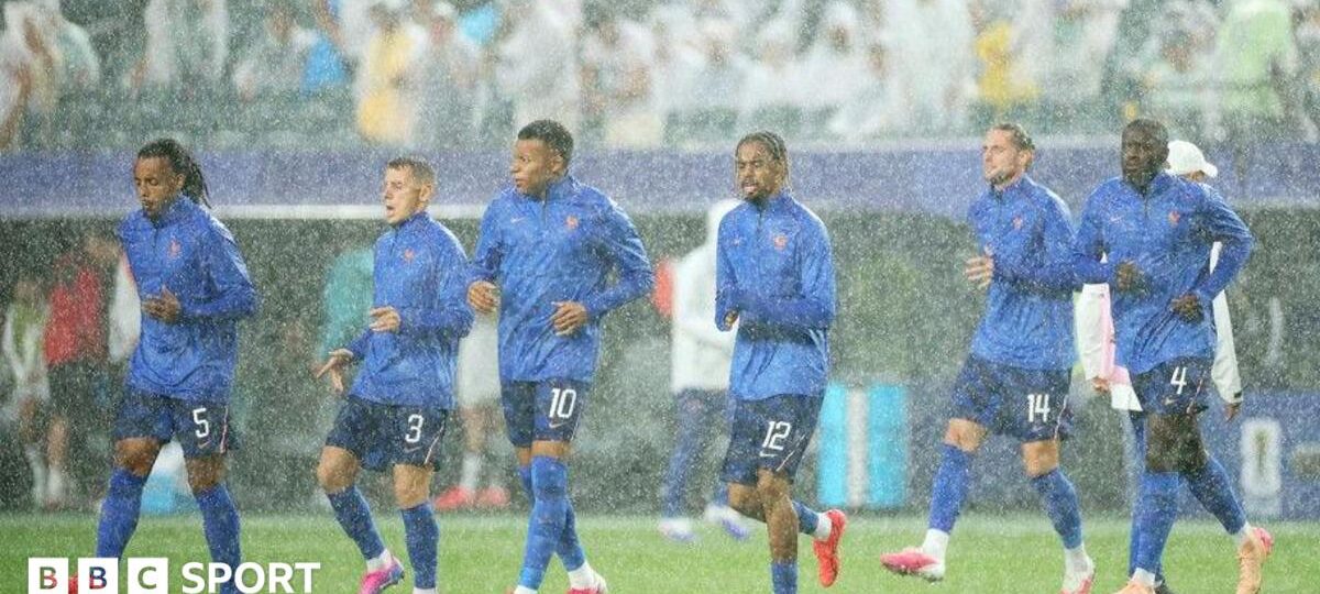 What France & Iraq did during 'mentally draining' two-hour weather delay