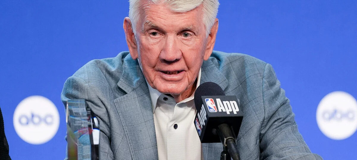 Former Lakers coach Paul Westhead gets lifetime achievement award
