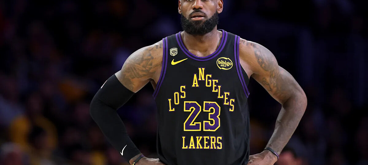 LeBron James is a big favorite to join Steph Curry, Golden State Warriors at sportsbooks and prediction markets