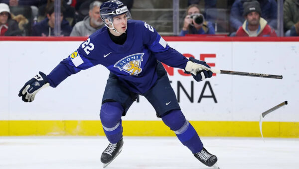 Is Oscar Hemming related to Stars prospect Emil Hemming?