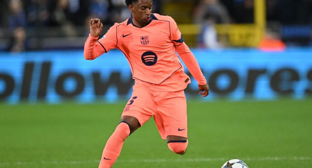 Barcelona willing to entertain offers for Manchester United target Alejandro Balde