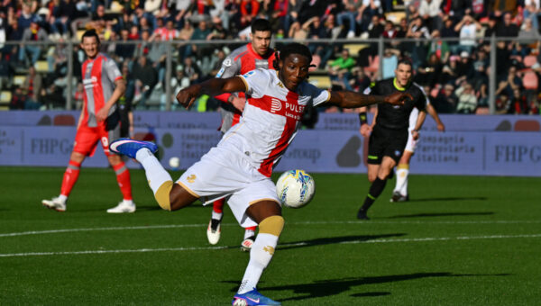 Napoli target Former Arsenal defender Norton-Cuffy in €20m deal