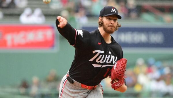 Twins pitcher alleges condition of baseballs caused injury in formal complaint to MLB