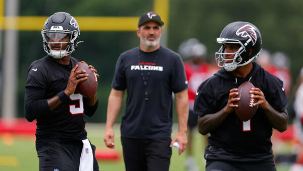Falcons QB battle takes curious pause