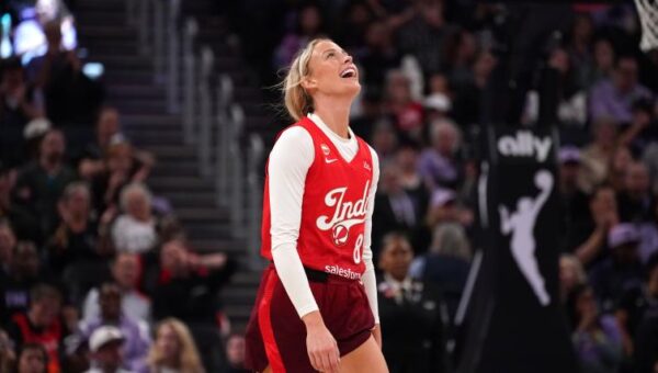 Sophie Cunningham's perfect pass made Caitlin Clark's game-winner possible
