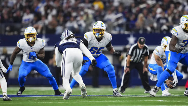 Seahawks sign veteran offensive tackle ahead of mandatory minicamp