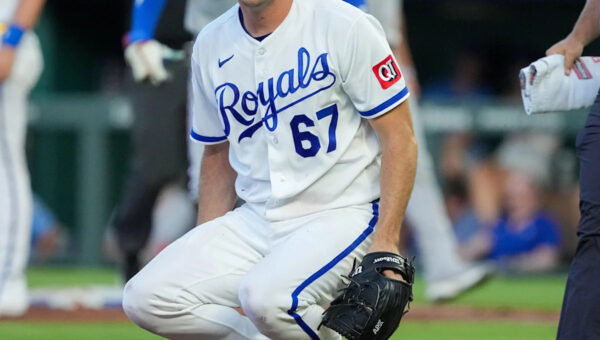 Royals lose a wild one to the Rangers