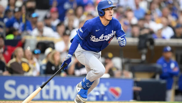 Dodgers offense explodes in massive inning against Padres