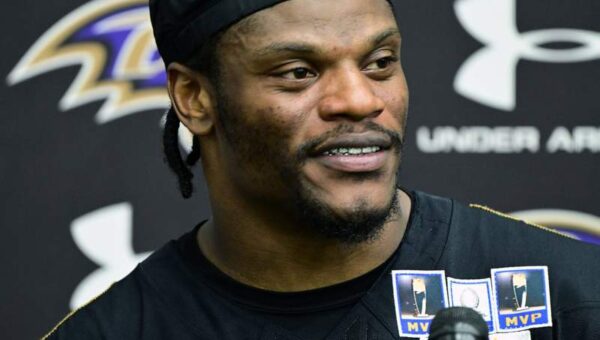Ravens QB Lamar Jackson spotted in New York celebrating with fans after Knicks’ Game 4 Finals win