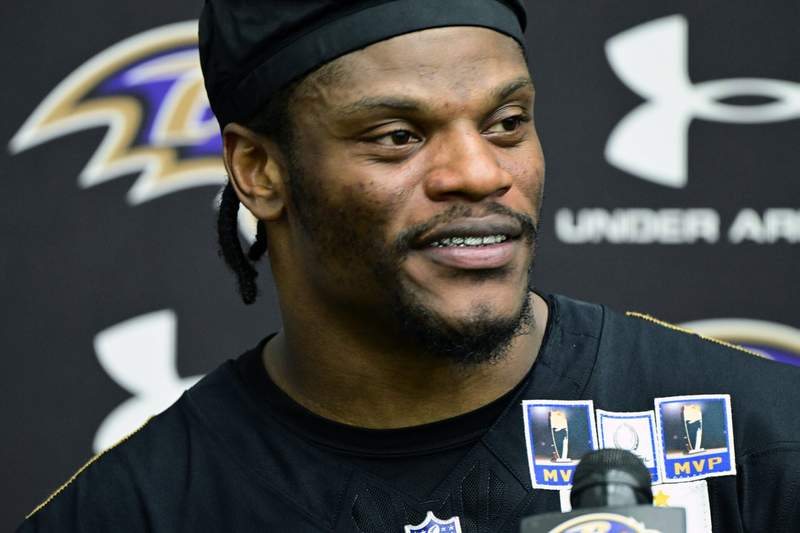 Ravens QB Lamar Jackson spotted in New York celebrating with fans after Knicks’ Game 4 Finals win