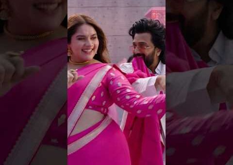 Gulabi Sadi Ani Lali Lal Lal😍🌹- Dhamaal 4 | Saree | Sanju Rathod | #YTShortsIndia