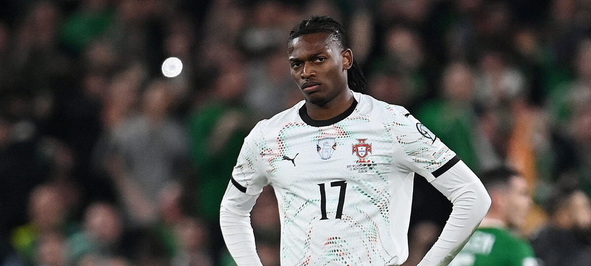 Report Leao offered to Tottenham, who don’t want Milan outcast