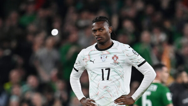 Report Leao offered to Tottenham, who don’t want Milan outcast