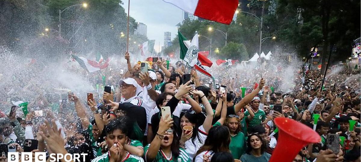 England fighting history as well as Mexican nation in Azteca cauldron