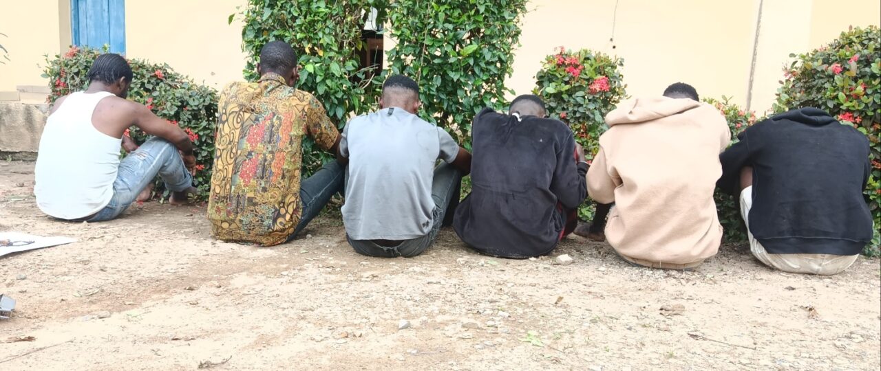 Police arrest hoodlums, political thugs, robbers in Osun