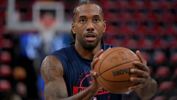 Raptors' Kawhi Leonard-Brandon Ingram trade delay creates incredibly awkward possibility