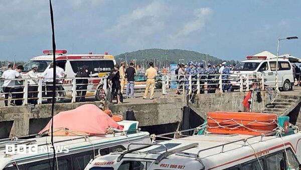 Tourist speedboat capsizes in Vietnam, killing 15