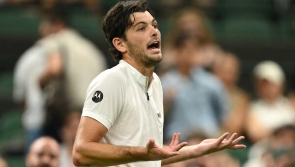 What time is the Wimbledon curfew and why does it exist?