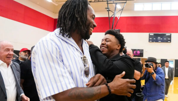 Raptors and Clippers put trade for Kawhi Leonard on hold, pending end of NBA investigation