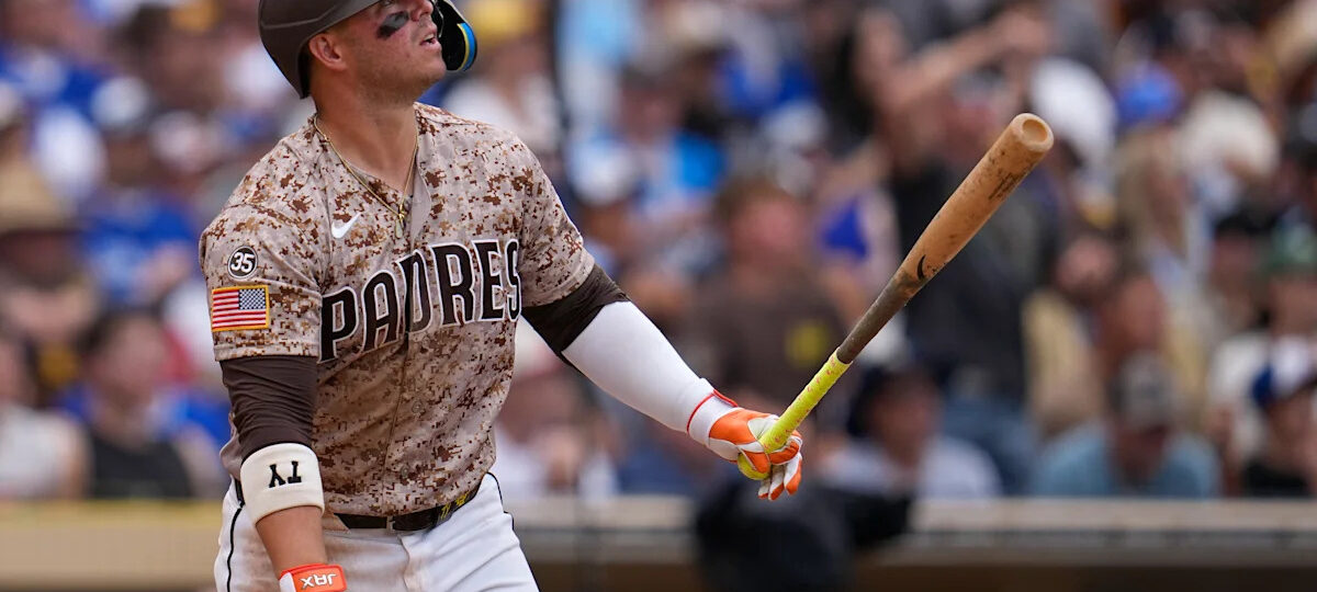 Machado leads rally that carries Padres past Blue Jays 5-4