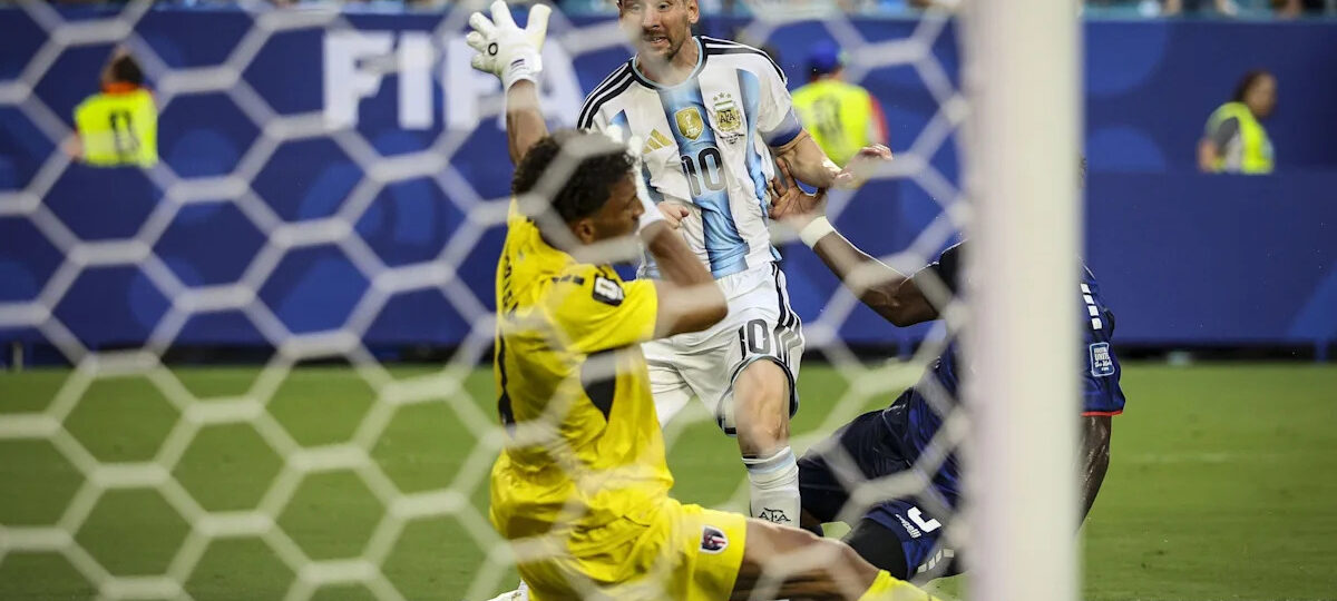 Argentina into last 16 with dramatic extra-time win over Cape Verde