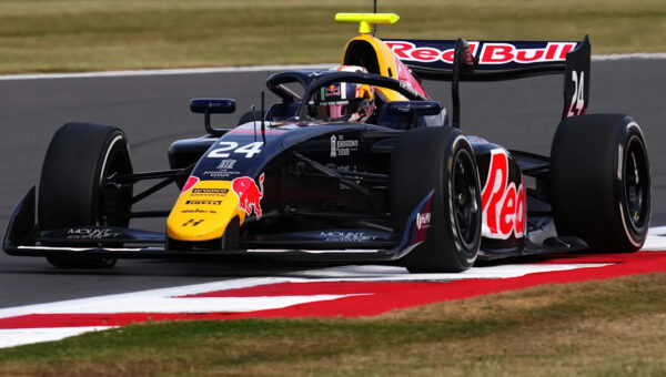 Teenager McLaughlin scores first Formula 3 points