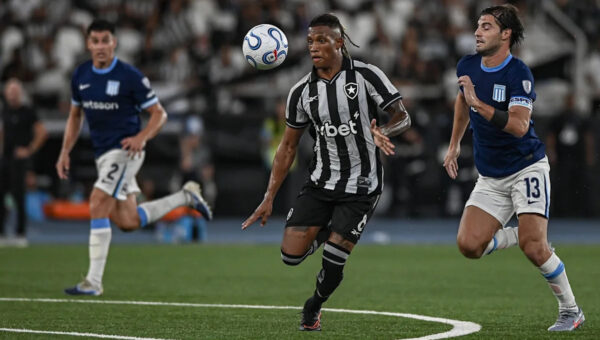 Report: Chelsea have joined the race to sign Brazilian midfielder