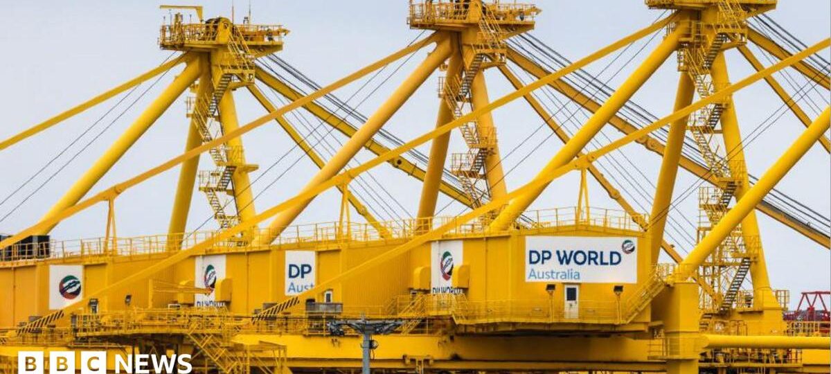 Australia dock workers call for 28-hour week in AI talks
