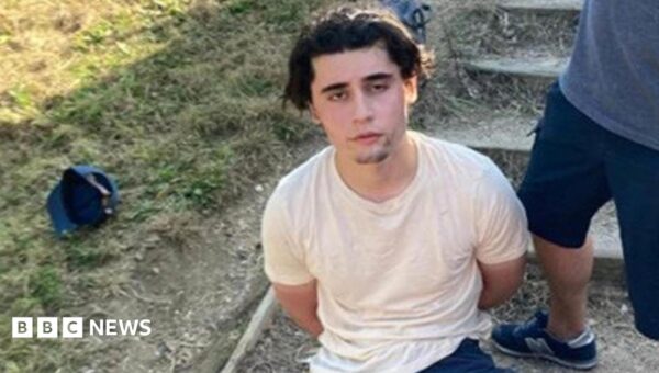 Escaped prisoner Daniel Khalife assisted by two friends, jury told