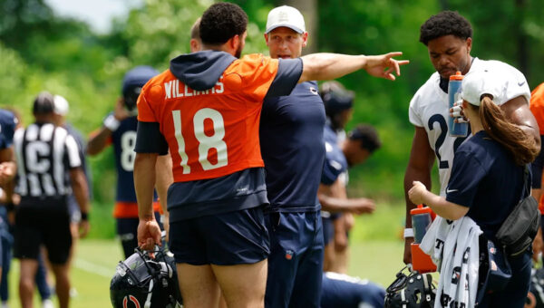 Ben Johnson evaluates Bears QB Caleb Williams in Year 3