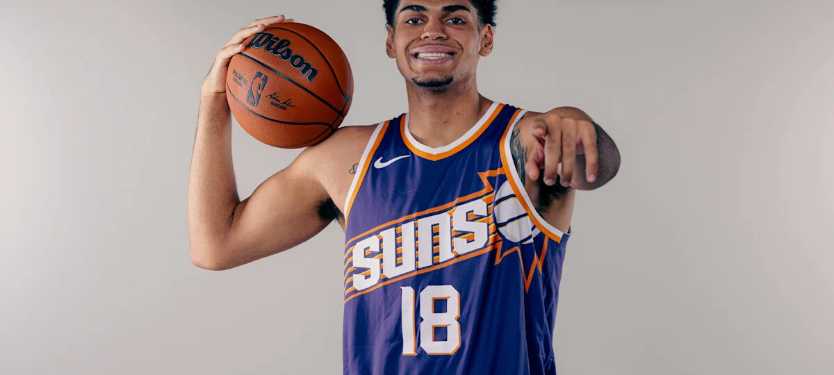 Suns' Koa Peat gives teammate Devin Booker ultimate compliment