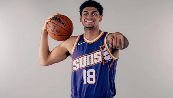 Suns’ Koa Peat gives teammate Devin Booker ultimate compliment
