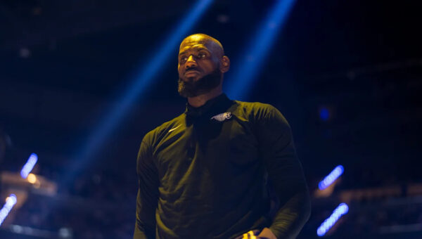 Latest LeBron James rumors: ‘He’s much closer to a decision,’ Antetokounmpo makes his pitch