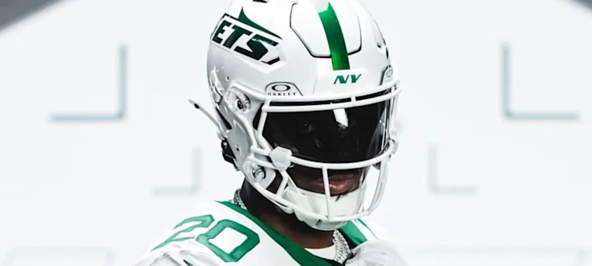Jets to debut white helmets in 2026 home opener