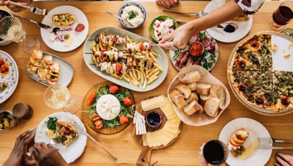 My friends want to eat out every day, but I can’t afford it. Do I have to choose between going broke and losing my friends?