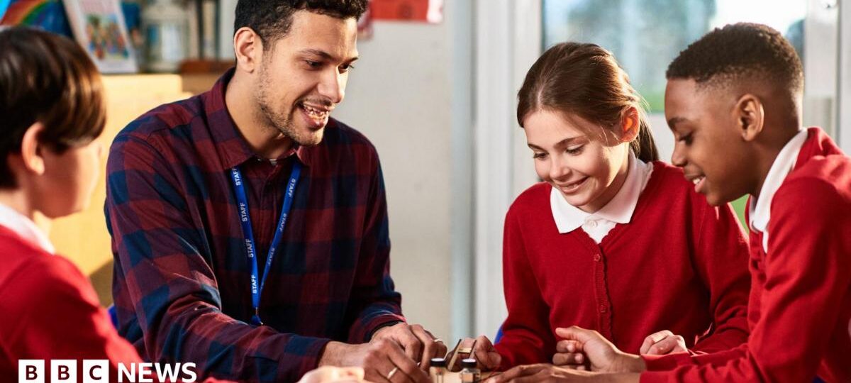 Teachers in England to get 3.5% pay rise