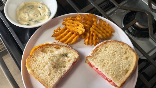 I tried Ina Garten’s tomato sandwich recipe — and found it to be the perfect easy summer lunch