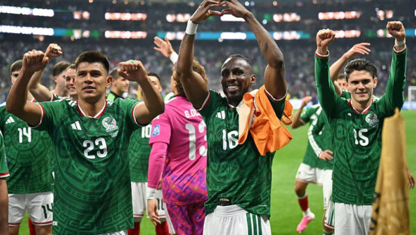 Mexico see off Ecuador and book their place in the last 16