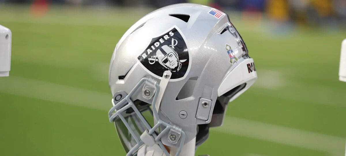 Raiders sign DE Patrick Johnson, LB Buddy Johnson, WR Deven Thompkins